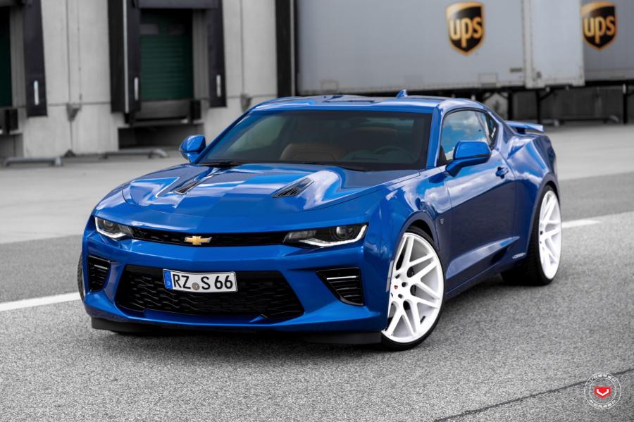  Chevrolet Camaro SS on Vossen Wheels (VPS-315T) 2017 года  (фото 2 из 22)